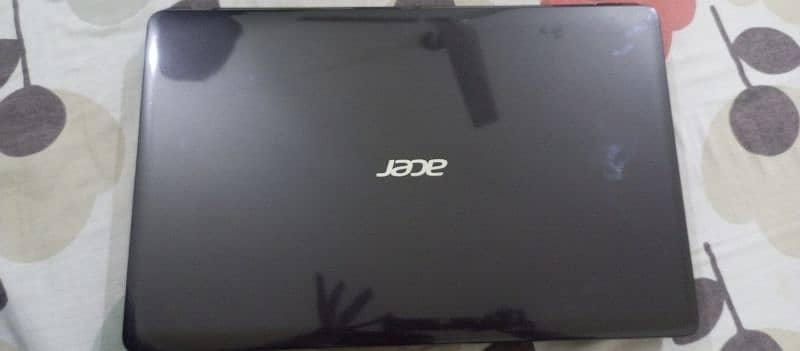 ACER LAPTOP ) PENTIUM