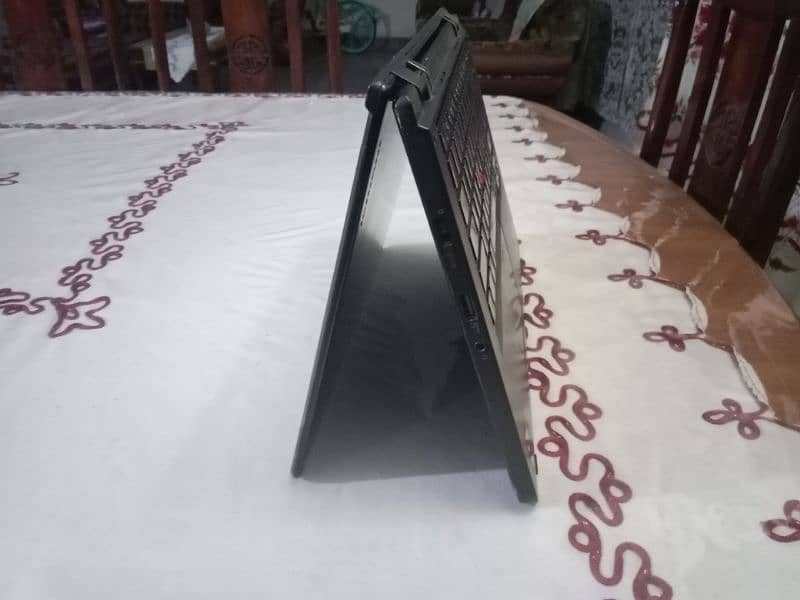 Lenovo Yoga core i3 4th gen touch screen 360 rotate slim laptop
