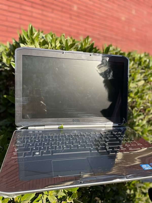 Dell Proper laptop 4/128 SSD