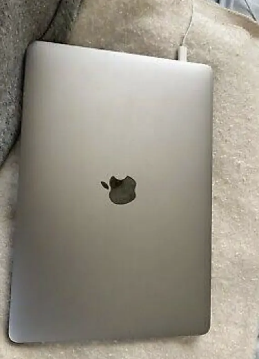 MacBook Pro 2017 16/256 GB