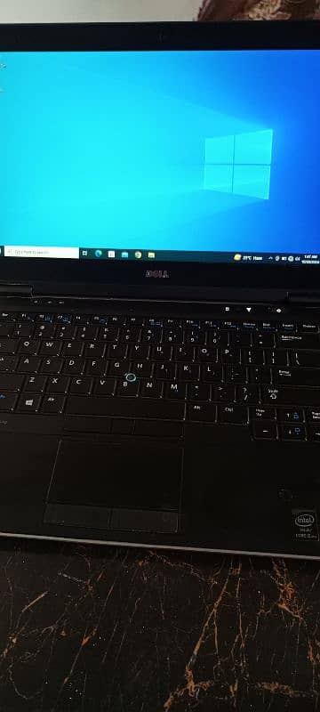 Dell laptop 8 Gb ram 500 Gb hard disk 128 SSD