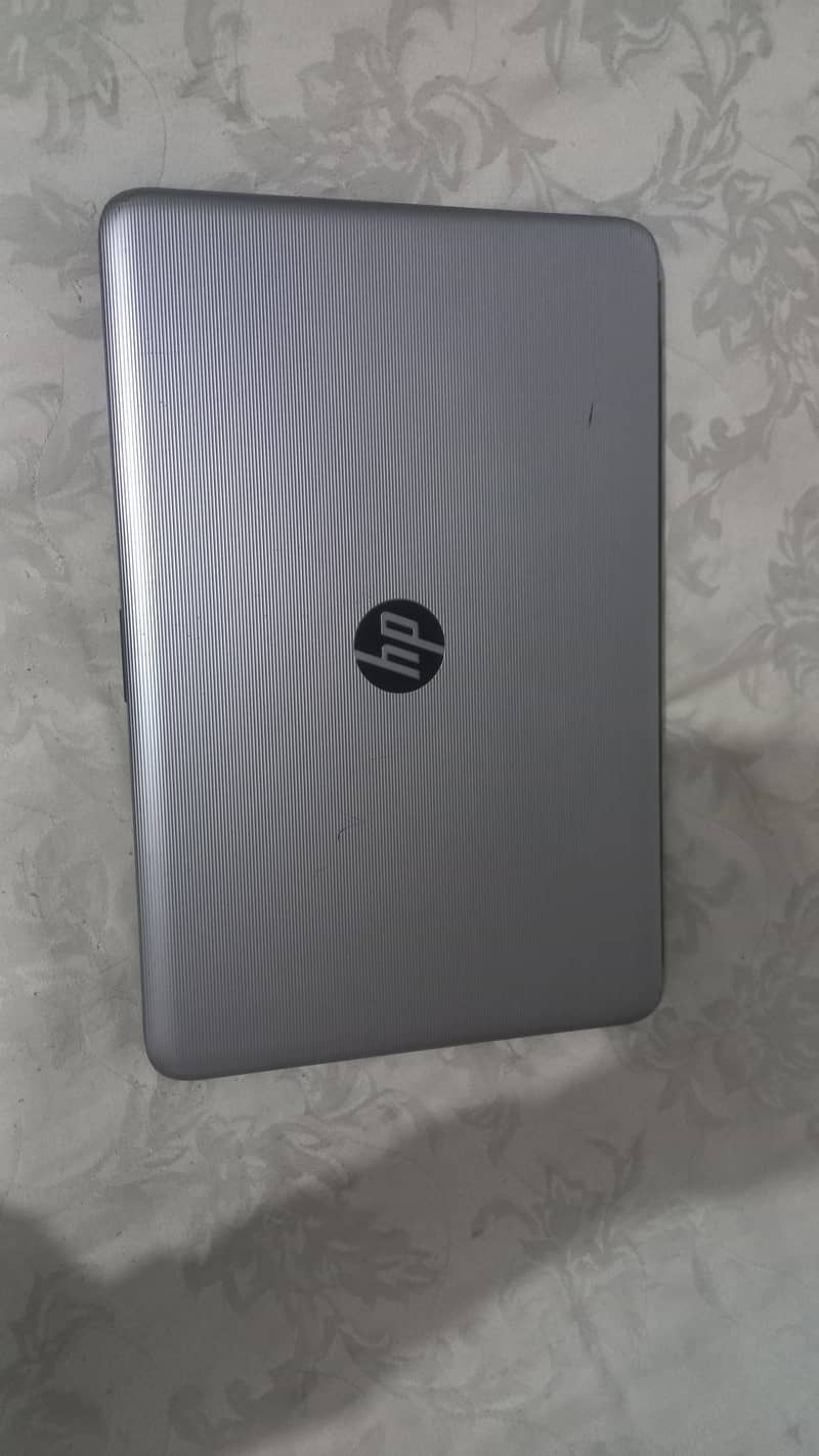 Hp 15-ay105ne Laptop