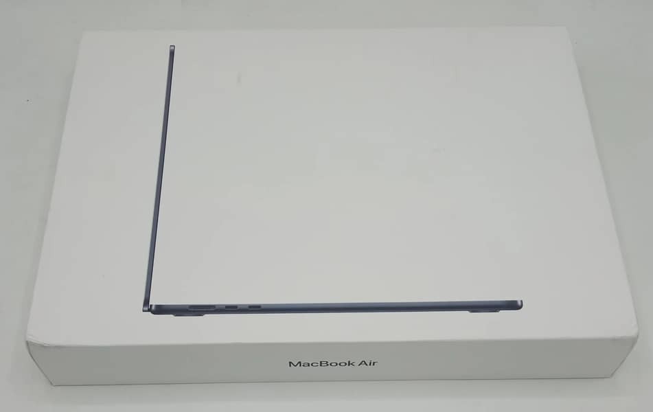 Apple MacBook Air 2024 M3 Chip 15Inch 16GB Ram/512GB SSD New Midnight