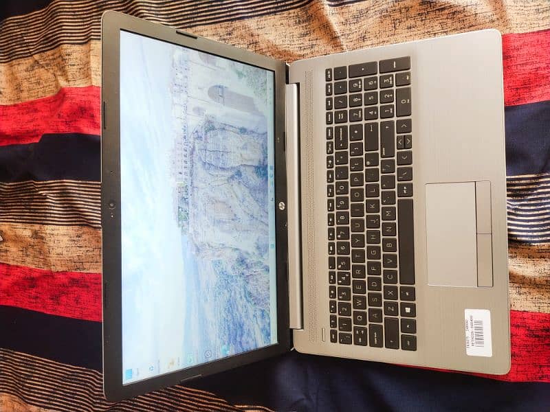 HP G7 Ryzen 5 2GB dedicated Graphic 8GB/256GB NVMe 15.6"LED 3840x2160