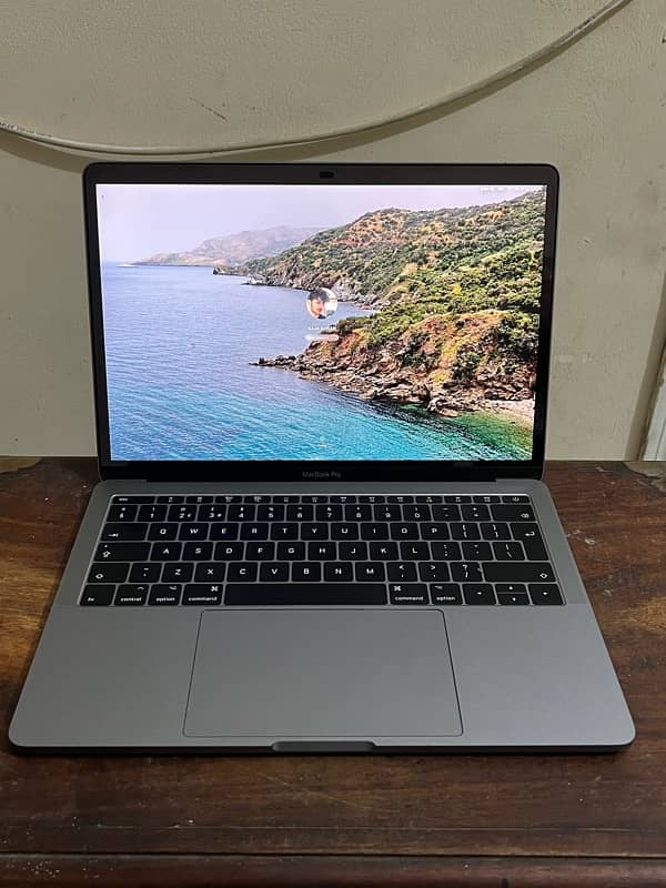 macbook pro 2017 in very good condition