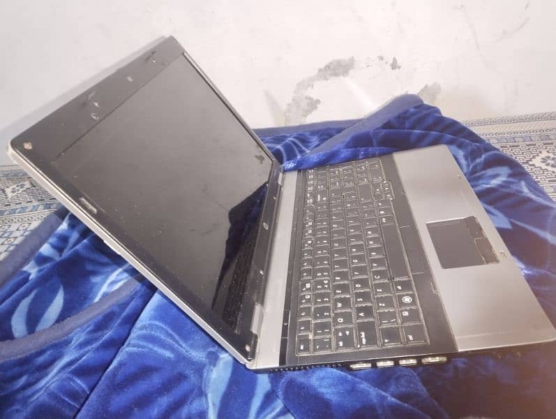 HP HP model 3rd generation 4RAM 320HARd