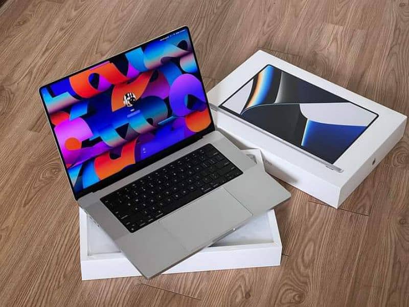 apple MacBook pro apple MacBook air core i7 processor m1 with box