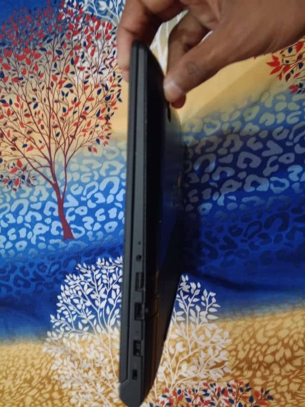 LENOVO Y520