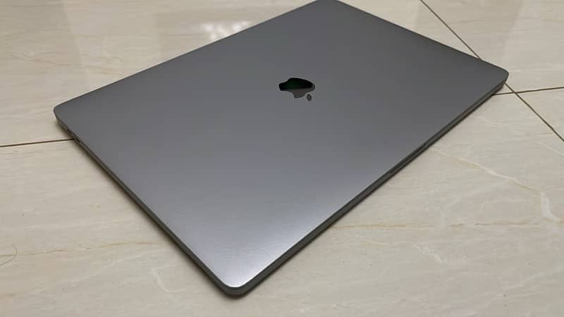 MacBook Pro 16” Core i9 32GB Ram 1TB SSD