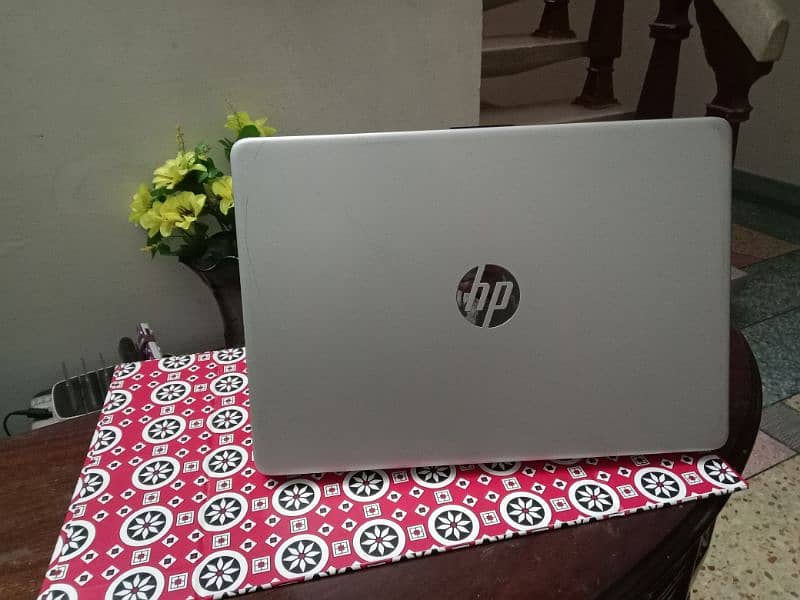 HP 14 G7 core i7 10th gen quad core 1080p