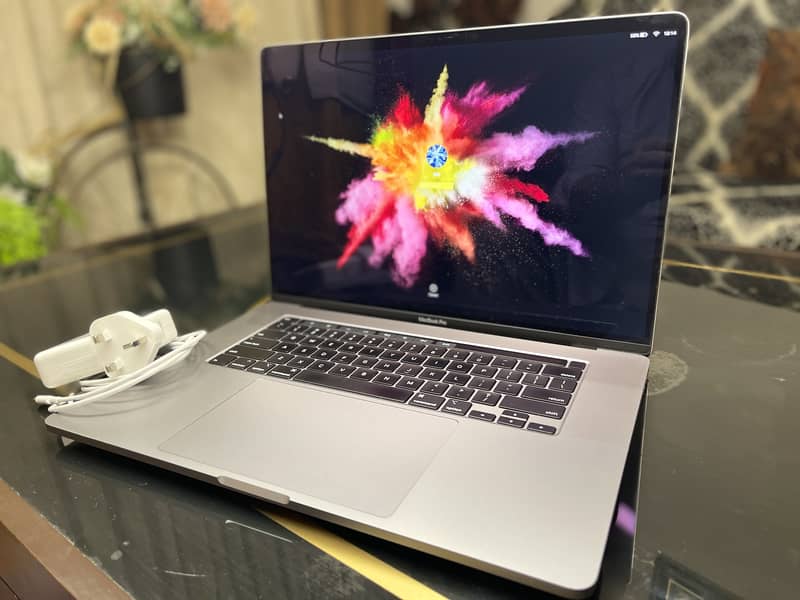 Apple Laptop, Macbook Pro2019,Core i7,16