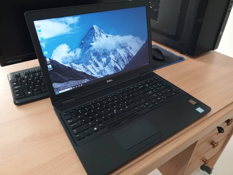 Dell latitude 5590 i7 8th Gen 15.6 inch Touch Laptop