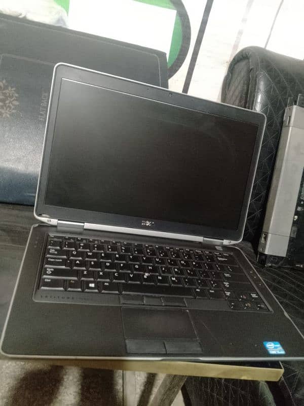 8 pieces HP LAPTOPS