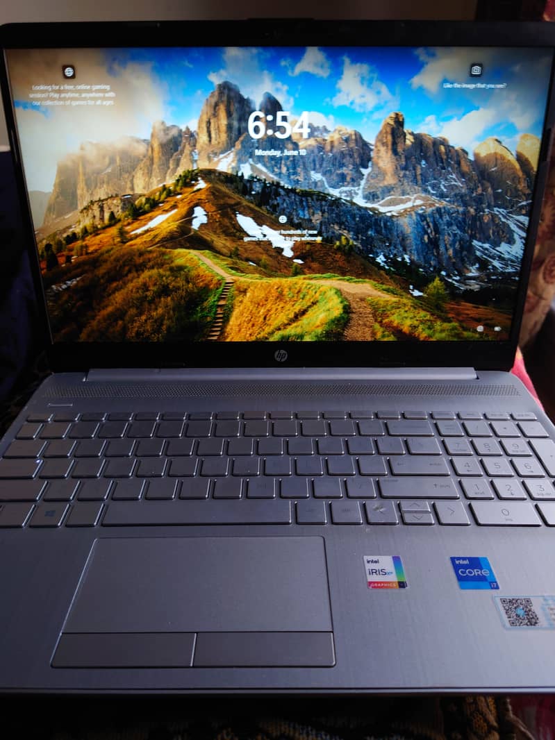 HP 15s Laptop 11 GEN Core i7-1165G7, 16 GB RAM, 512 NVMe SSD, FOR SALE