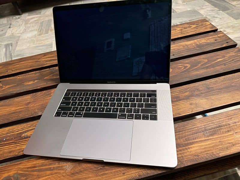 MacBook Pro 2018 i7 15