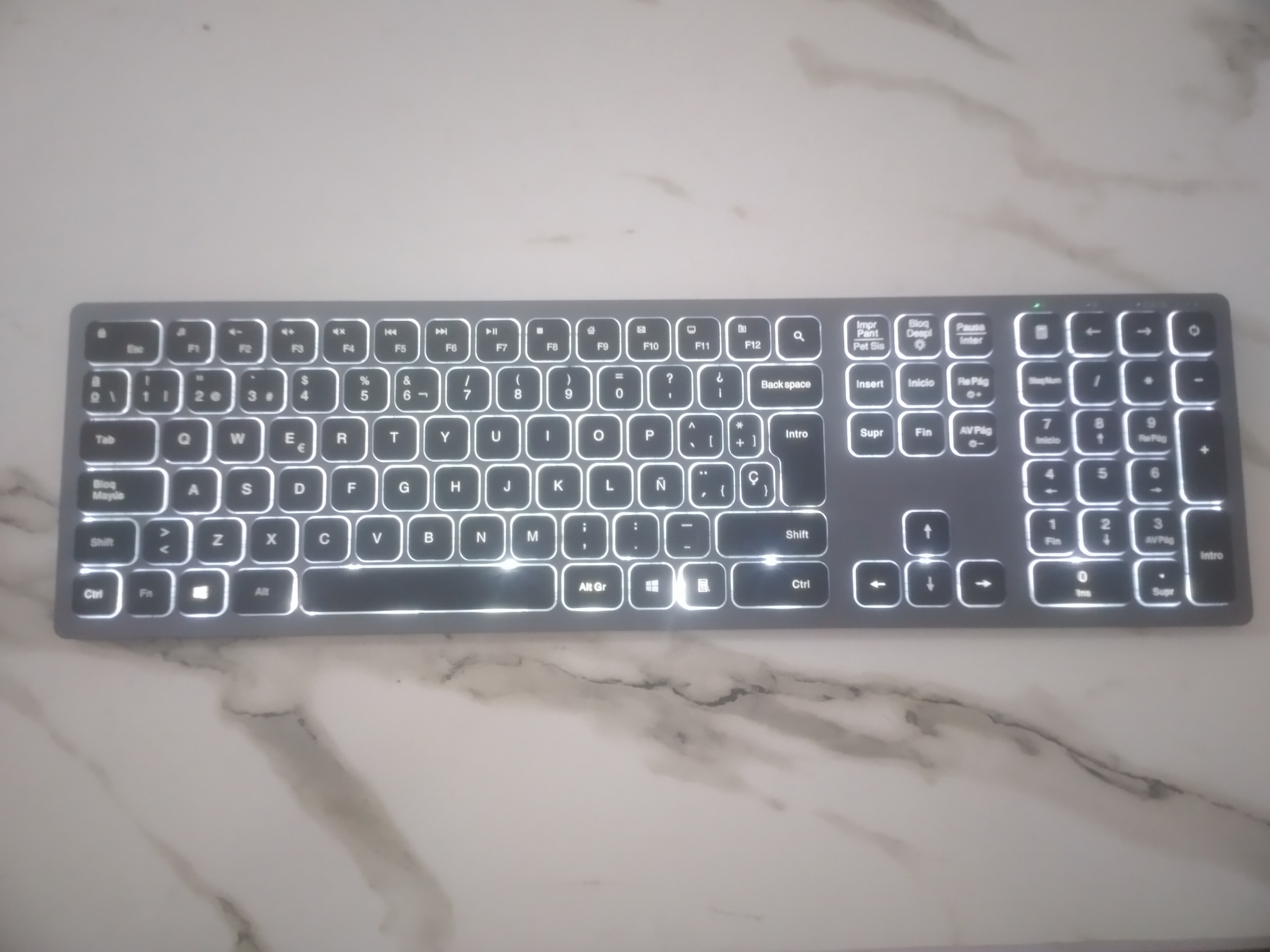 Backlight Bluetooth Ultra Slim Keyboard, Jelly Comb