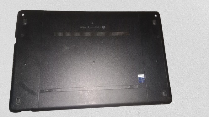 HP ProBook 17 i7 + 2GB Radeon 8750M + 239 GB SSD + 500 GB HDD (Screen broken + charger/battery replacement rquire)