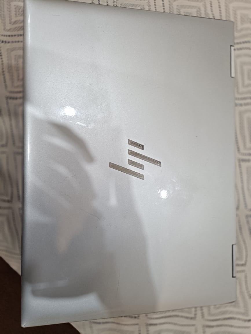 HP EliteBook x360 1040 G9 | i5 12th Gen | 16GB RAM | 256GB SSD | 9/10 Condition | Original Charger