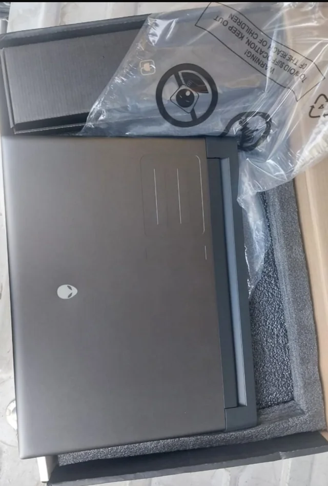 ALIENWARE 16 R1 - i9 -13900H | RTX 4090 | 64GB RAM | 2TB SSD