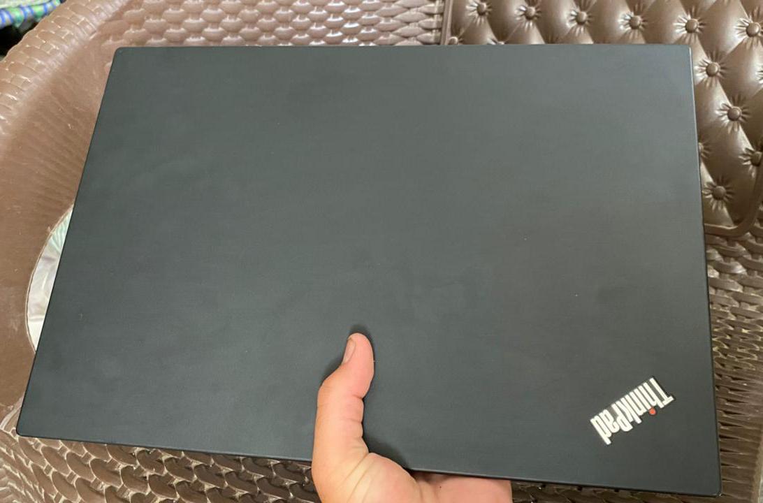 Thinkpad T490