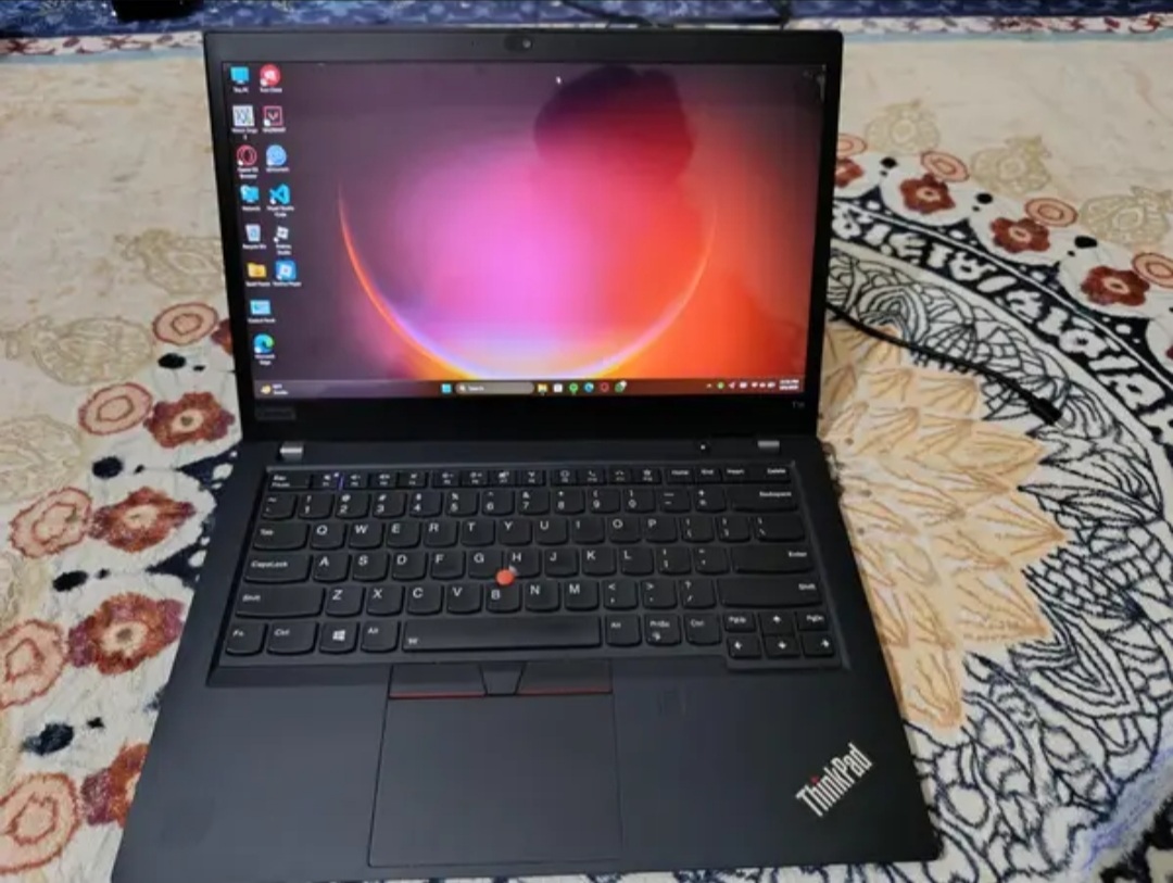 𝗟𝗲𝗻𝗼𝘃𝗼 𝗧𝗵𝗶𝗻𝗸𝗣𝗮𝗱 𝗧𝟭𝟰 𝗚𝗲𝗻 𝟭  AMD Ryzen 5 Pro 16GB DDR4 RAM 256GB NVMe SSD
